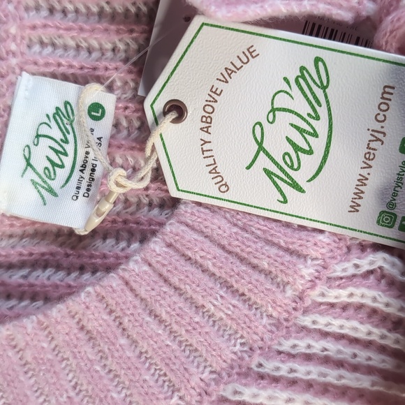 Large Hearts Entwined Cardigan Sweater-NWT - Picture 8 of 9